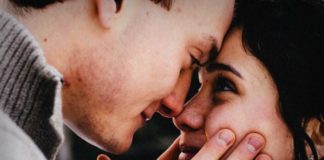 உன் நினைவோடு நான் இங்கே…