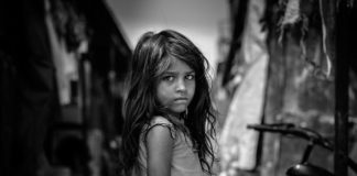 நான் ஒர் ஏழைச் சிறுமி… D5F9A431-A3E9-4909-BD66-4BDF0FA4D7B1