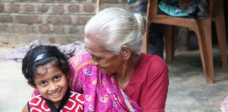 உதிர்ந்து விழுந்தது பூ ஒன்று!! 20200523_170124