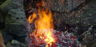 வாய் திறந்த அக் கால கொல்லன்…. 4