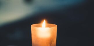 மெழுகுவர்த்தி best-candles-for-men-ce8698e9