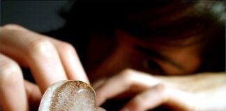 உன் நினைவுகள் sad-alone-girl-dp-profile-pic-and-images-7-743298-7e3e5a24