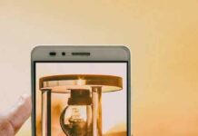 The Future of Mobile Phones: Design and Operating System Innovations